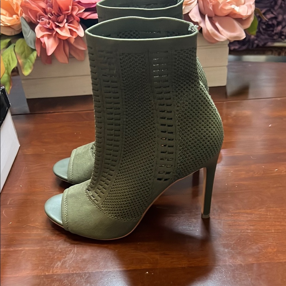 Steve Madden Candid Knit Booties. 
Stylish Green Peep-Toe Ankle Boots - Picture 2 of 8